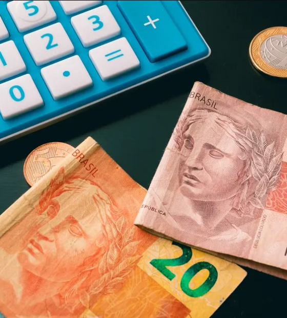 Negociações de dívidas com bancos sobem 62% na primeira semana do Desenrola, diz Serasa