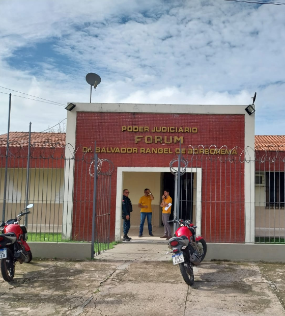 Réu é condenado a 15 anos em regime fechado por homicídio qualificado e feminicídio contra a esposa