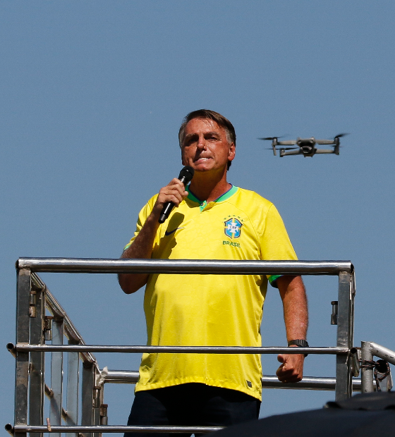 PF indicia Bolsonaro e Mauro Cid no caso das joias sauditas 