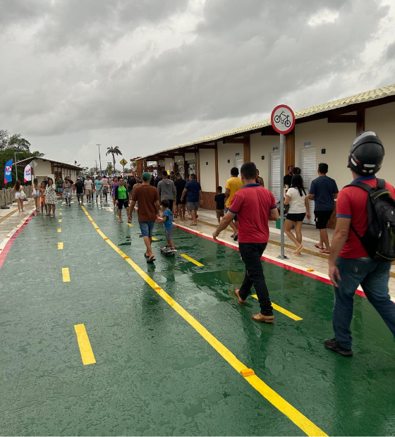 Praia do Maçarico, em Salinas, ganha nova passarela de acesso para pedestres