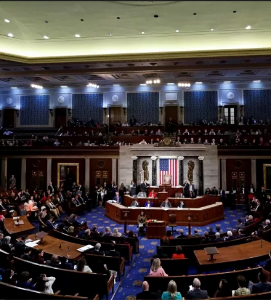  Câmara dos EUA aprova lei que exige a detenção de imigrantes ilegais acusados de crimes