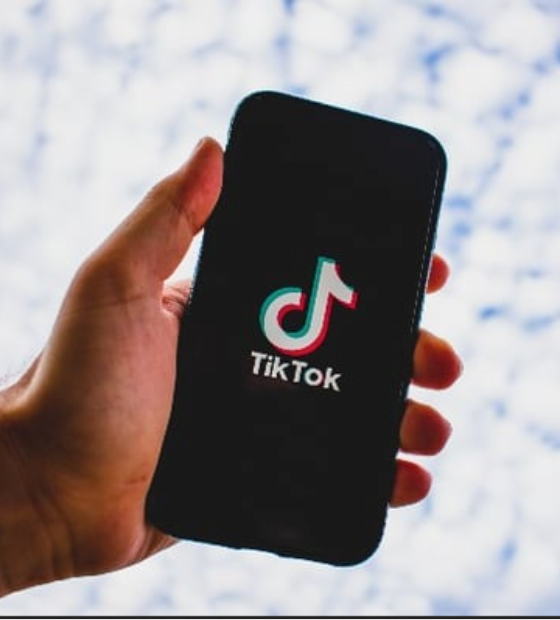 Trump diz que a Microsoft é uma das empresas que podem adquirir o TikTok