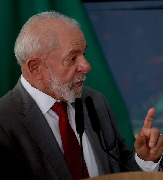  EUA escolheram presidente que faz questão de, todo dia, dizer uma anomalia, critica Lula