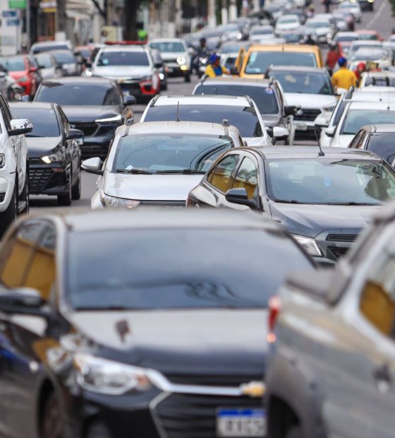 Carros com placas de finais 72 a 92 têm até 11/02 para descontos no IPVA