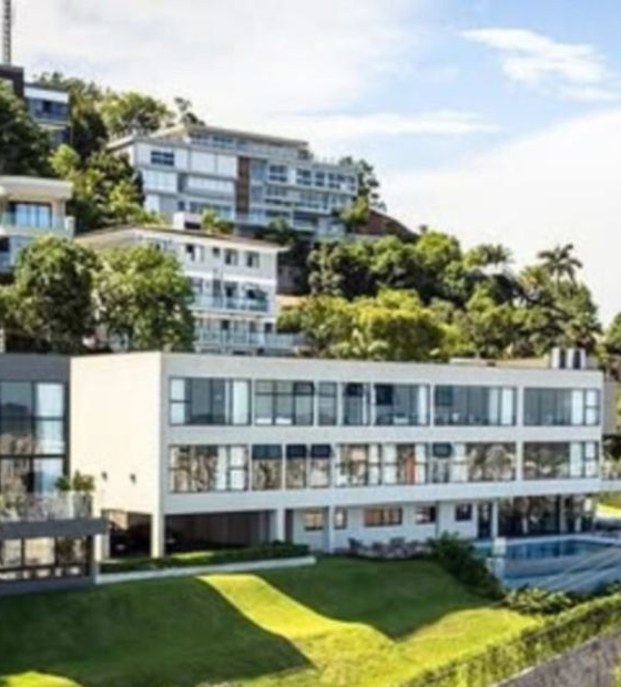 Neymar compra mansão em Santos e deixa de usar helicóptero para ir aos treinos