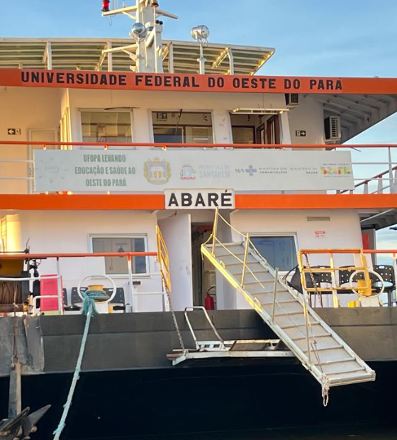 Navio Abaré, da Ufopa, leva saúde e cidadania a comunidades indígenas e quilombolas