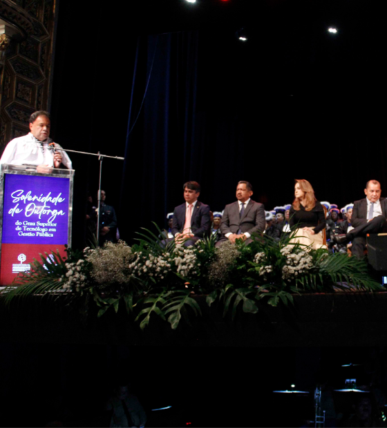 Alepa celebra a formatura da 1ª turma do curso superior de Gestão Pública, no Theatro da Paz