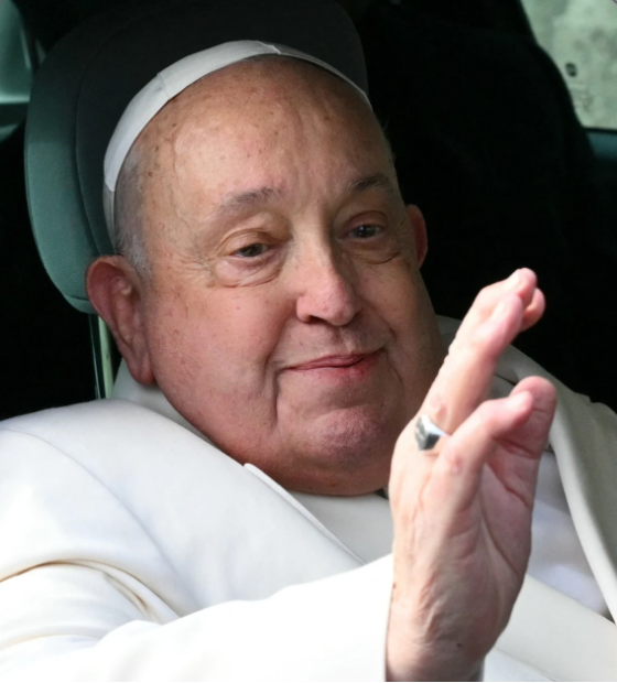 Papa 'dormiu a noite toda' e 'descansa' após novo episódio de broncoespasmo, diz Vaticano