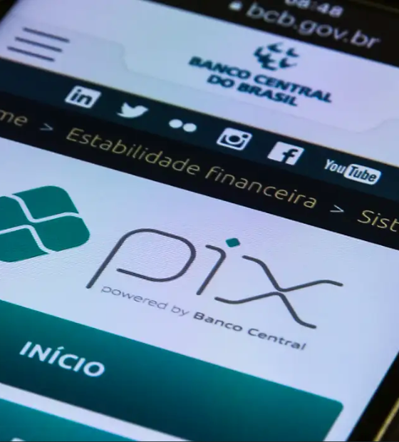  Aliados de Bolsonaro abrem nova frente da 'guerra do Pix' contra governo após decisão do BC