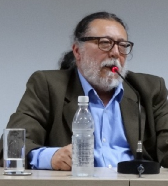  Ricardo Molina briga com esposa e coloca fogo em objetos dentro de casa 