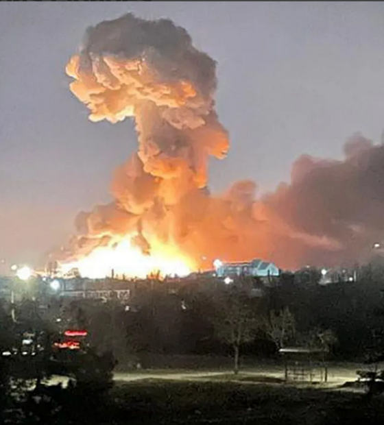  Rússia e Ucrânia lançam ataques aéreos intensos em meio a negociações de cessar-fogo