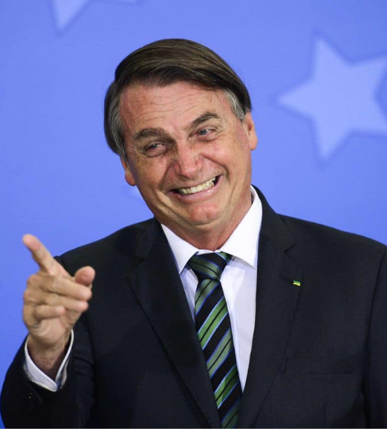Aposentadorias e ‘mesada’ do PL renderam mais de R$ 800 mil a Jair Bolsonaro em 2024