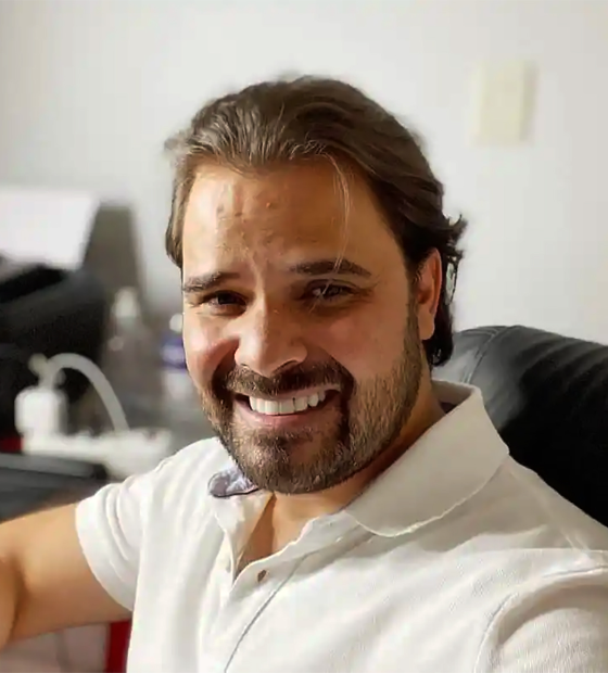 Prefeito Toni Cunha tem compra de carro blindado de quase de meio milhão barrada pela Justiça