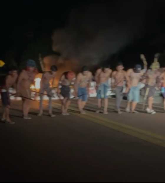 Indígenas Munduruku interditam BR-163 em protesto contra Lei do Marco Temporal