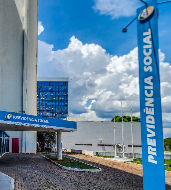 Governo antecipa 13º de aposentados do INSS para abril e maio