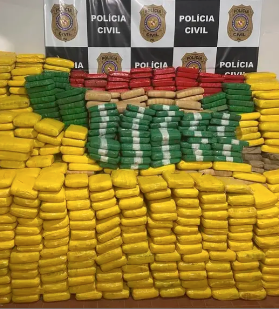 Mais de 2 toneladas de drogas são apreendidas pela Polícia Civil em balsa no oeste do Pará
