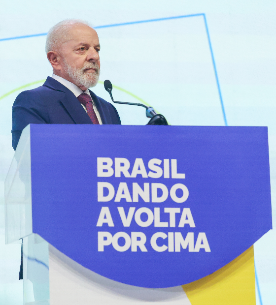 Governo Lula interrompe queda de popularidade, mas reprovação ainda é alta, diz Datafolha