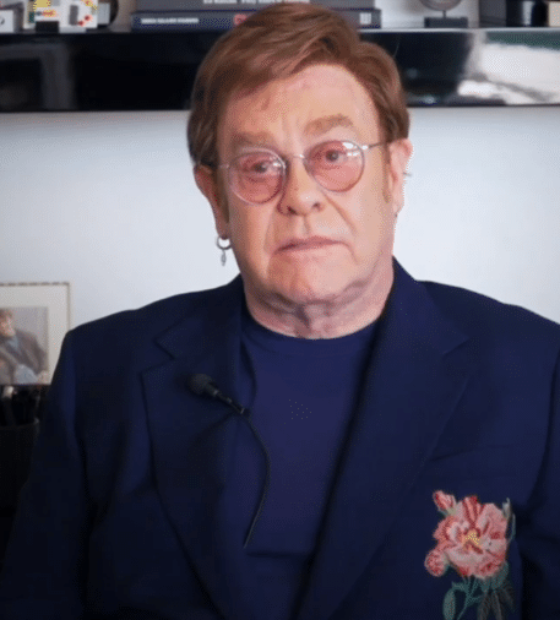 Elton John desabafa e diz que problema na visão o impede de ver filhos jogando esportes