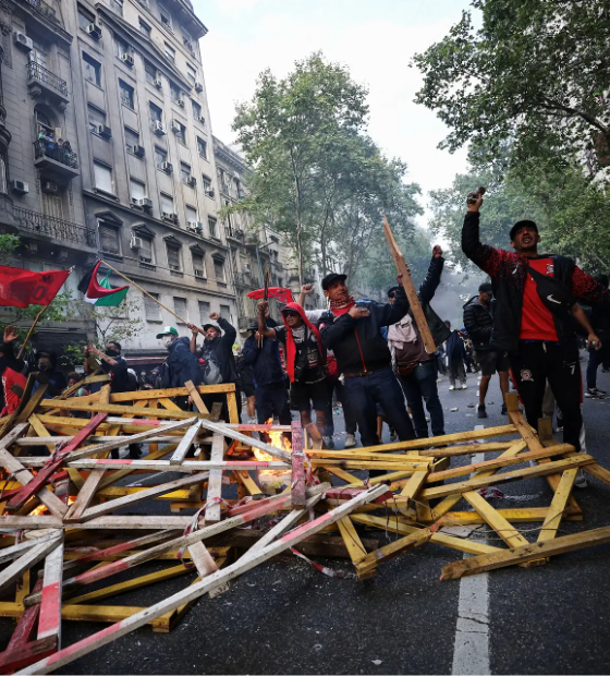 Greve geral contra austeridade paralisa a Argentina aos 16 meses de governo MIlei