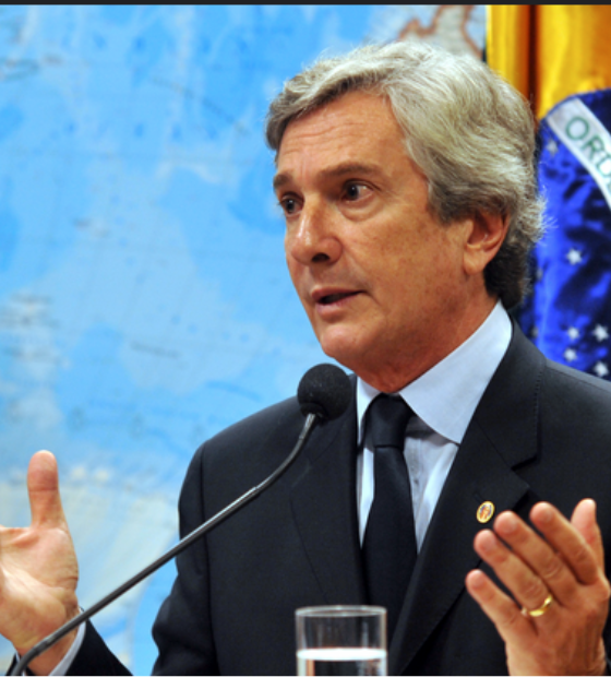  Ex-presidente Fernando Collor é preso em Maceió 