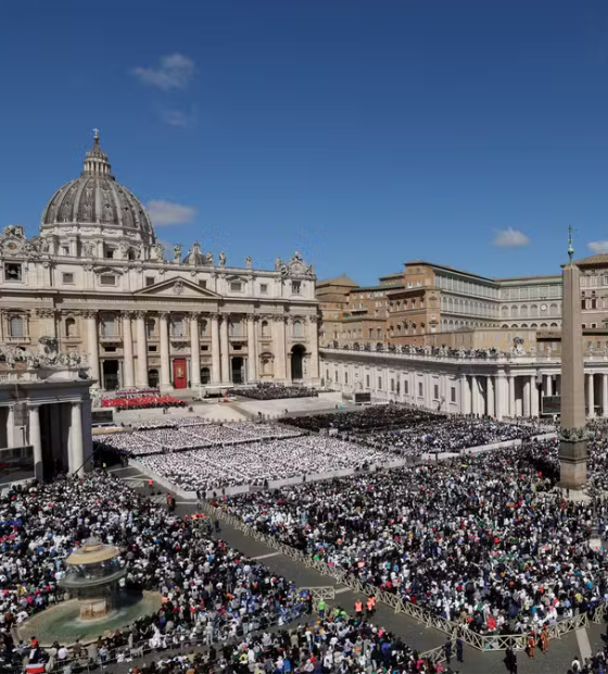 Brasileiros madrugaram para acompanhar funeral do papa Francisco: 'o mundo inteiro estava aqui'