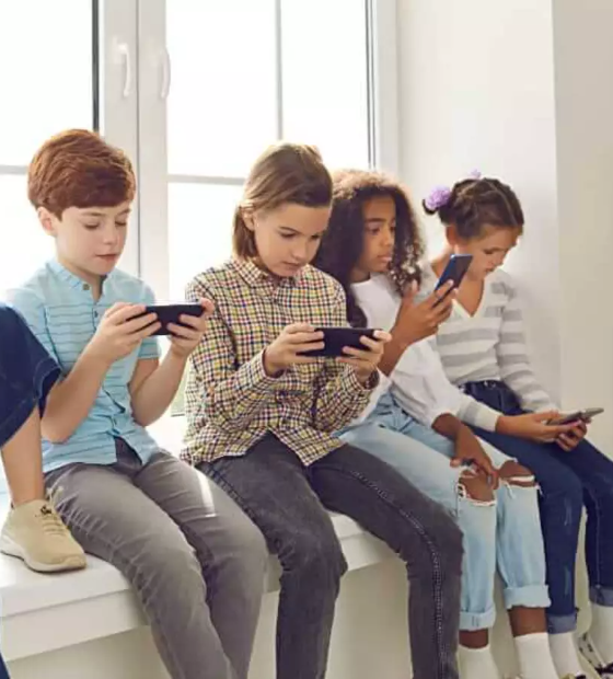 Vício de adolescentes em redes sociais pode virar, oficialmente, um transtorno mental; entenda