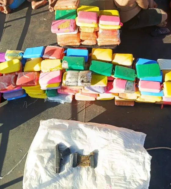 PM apreende 300 kg de drogas e prende cinco pessoas em operação fluvial