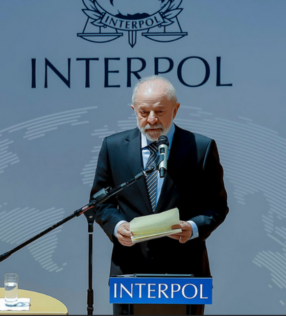 Lula assina acordo com a Interpol para combater crime organizado