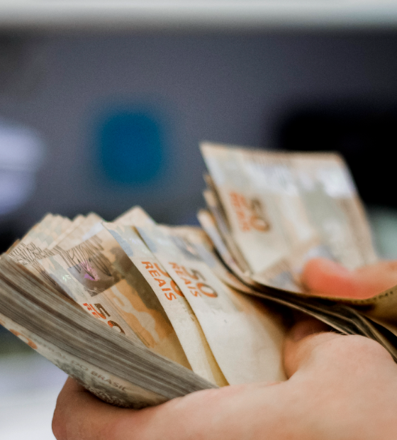 Banco Mundial: expansão do Brasil deve cair em um terço, para 2,4% em 2025 e 2,2% em 2026