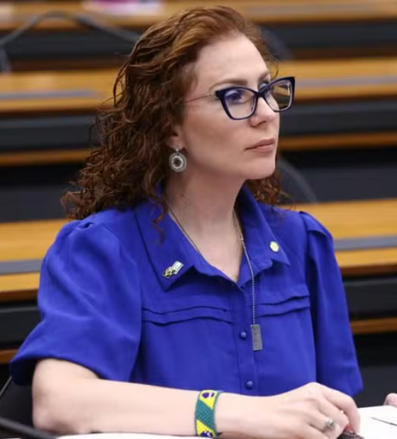 Itamaraty entrega a autoridades italianas pedido de extradição de Carla Zambelli