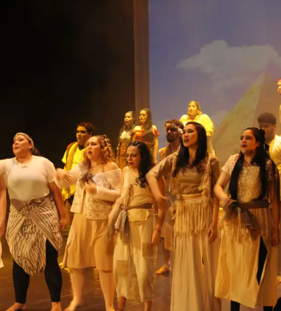 Espetáculo clássico 'A Bela e a Fera' é apresentado na Igreja de Santo Alexandre