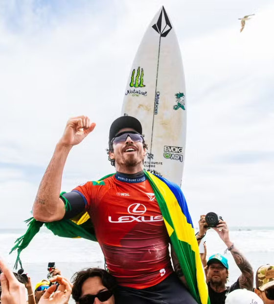 Yago Dora vence etapa de Trestles da Liga Mundial de surfe e é vice-líder do ranking mundial