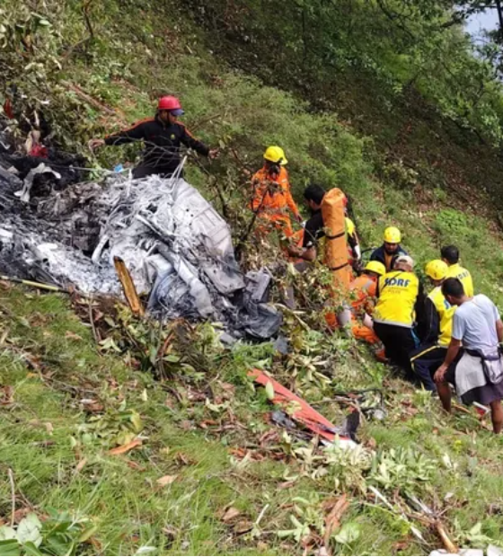 Helicóptero cai na Índia e deixa 7 mortos dias após acidente aéreo matar 270 pessoas no país