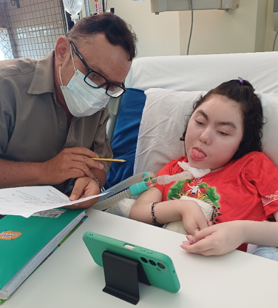 Paciente mora no Hospital Regional de Santarém e avança no Ensino Médio