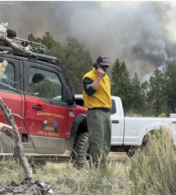  Atirador mata ao menos duas pessoas em emboscada a bombeiros que apagavam incêndio nos EUA