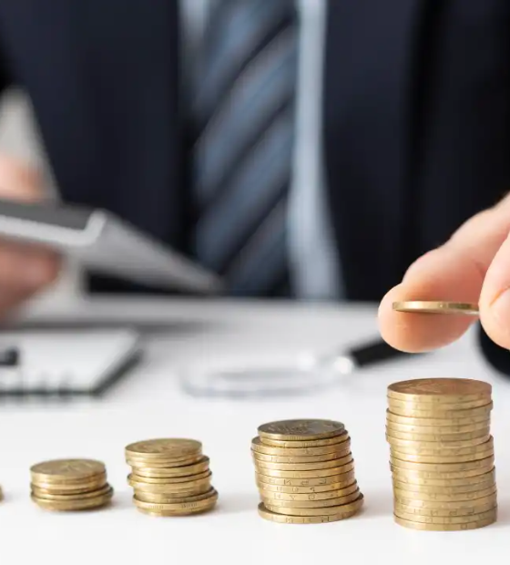 Mais juros, menos crédito: a conta vai parar no prato e no aluguel do brasileiro