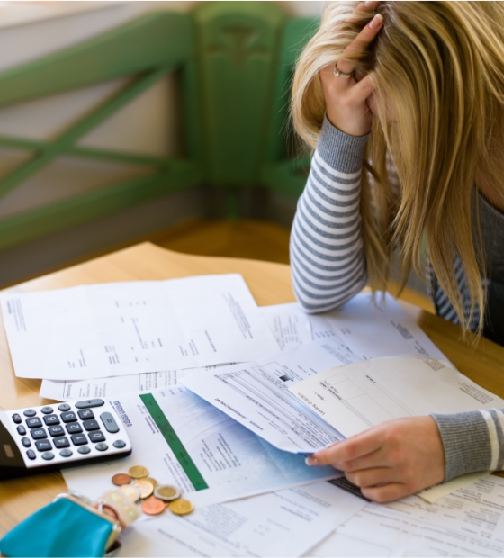 Crédito consignado empurra brasileiros para o rumo do superendividamento