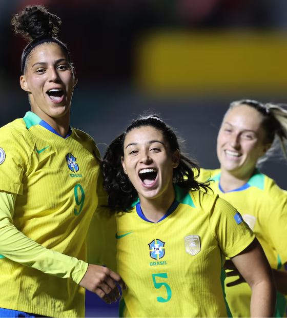 Seleção feminina de futebol oscila, mas vence Venezuela em estreia na Copa América