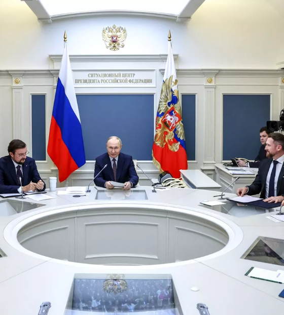 União Europeia adota novo pacote de sanções contra a Rússia e reitera apoio à Ucrânia