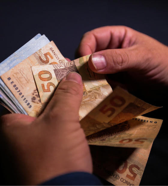 Lula sanciona lei do consignado para setor privado, mas veta 3 pontos com base na LGPD