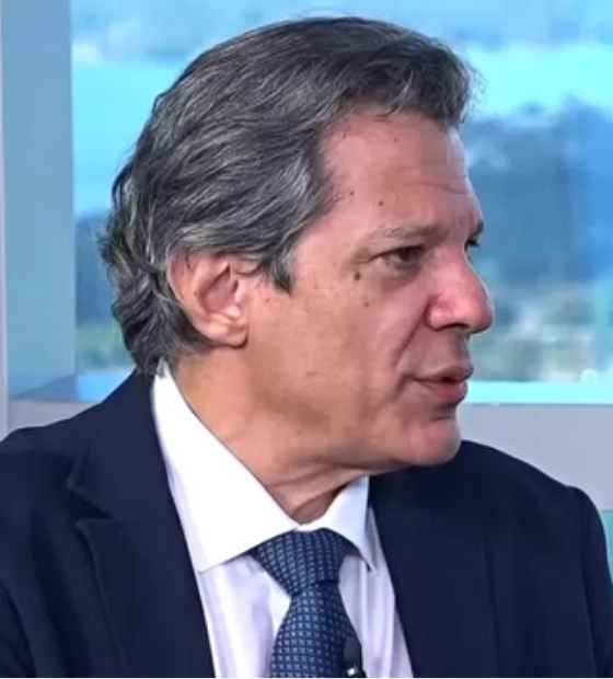 Haddad: Lula não vai “abanar o rabo” nem dizer “I love you” como Bolsonaro