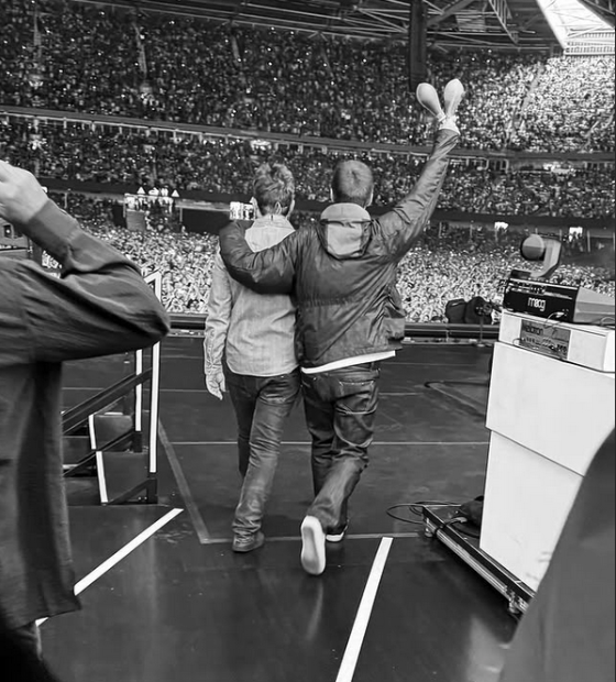 Em turnê nostálgica, Oasis está revivendo o otimismo arrogante dos anos 90