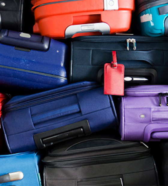 Mulher é presa após criança ser encontrada viva em mala no bagageiro de ônibus