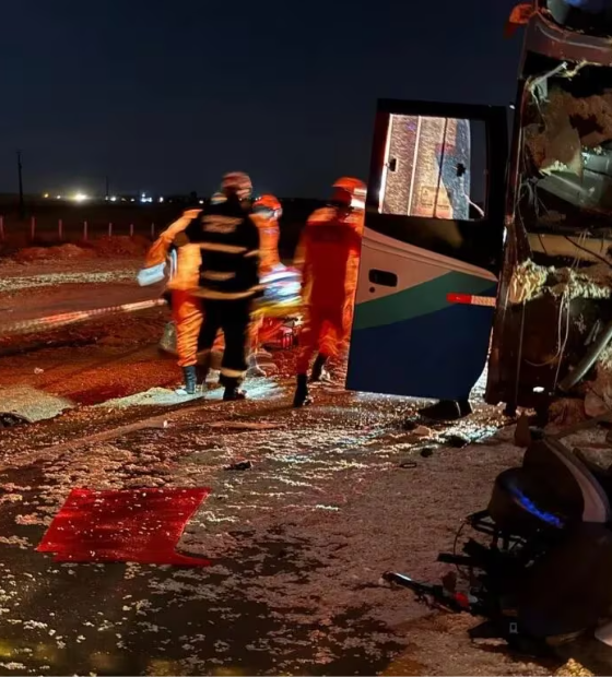 Acidente entre ônibus e carreta deixa 11 mortos e mais de 40 feridos no MT