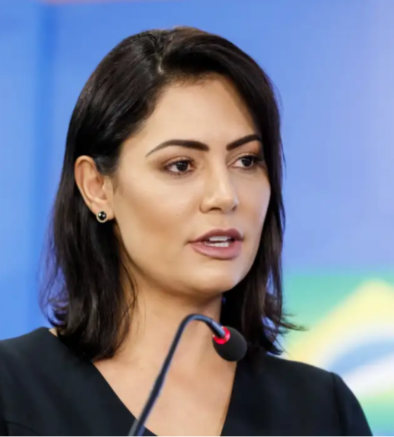 Michelle desmente Zucco e nega churrasco na casa de Bolsonaro