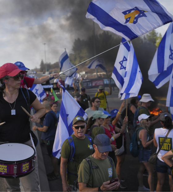 Manifestantes protestam em Israel por cessar-fogo e libertação de reféns