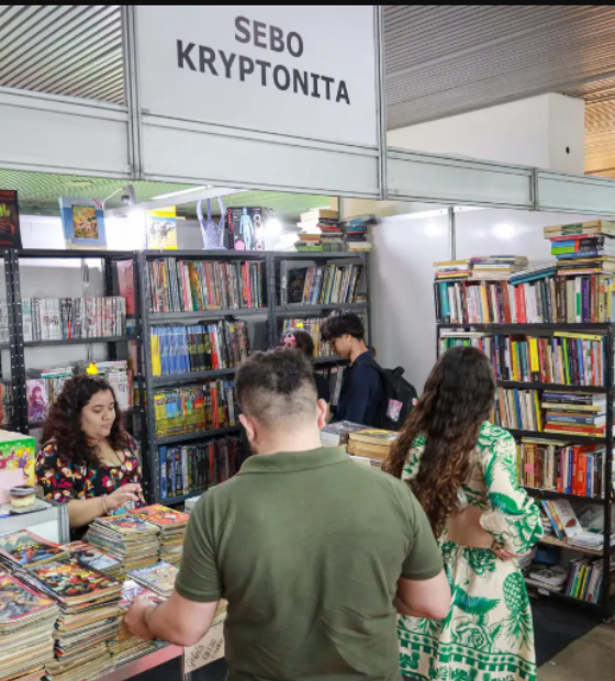 Sebos ampliam acesso à leitura e promovem encontro de gerações na Feira Pan-Amazônica do Livro