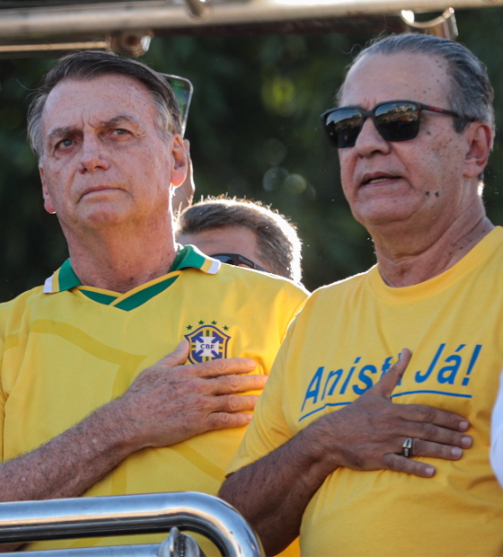 PF indicia Jair e Eduardo Bolsonaro por coação e faz buscas contra Silas Malafaia