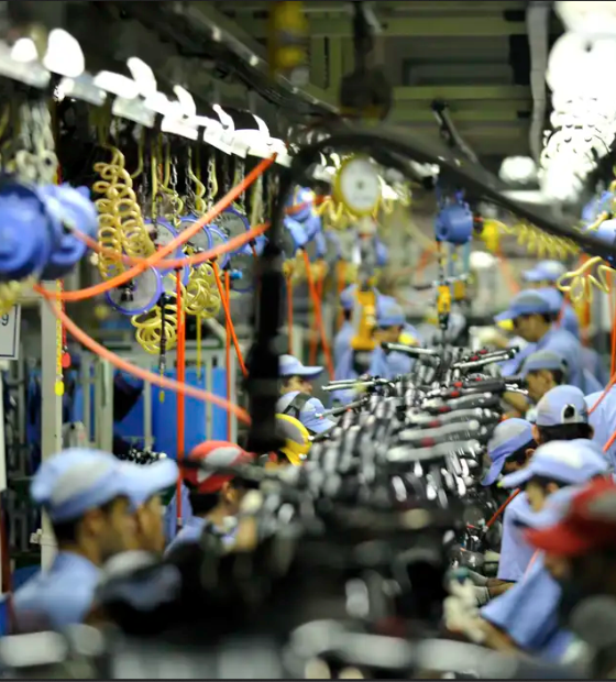 Tarifaço: Governo estuda reduzir carga horária para evitar desemprego