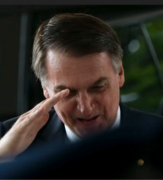 Prazo para defesa de Bolsonaro explicar risco de fuga termina hoje